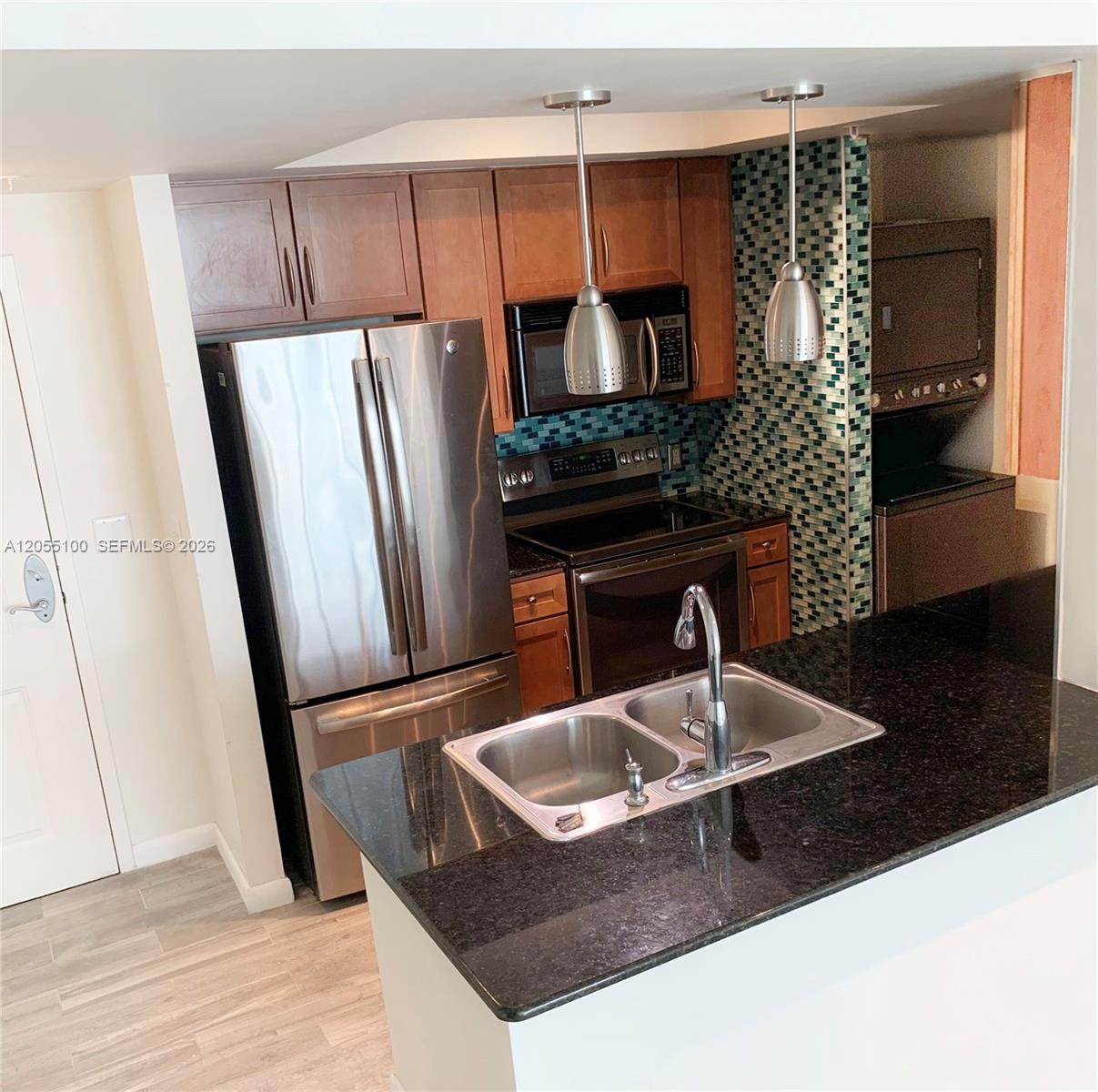 2000 N Bayshore Drive 1006 Property Photo 5