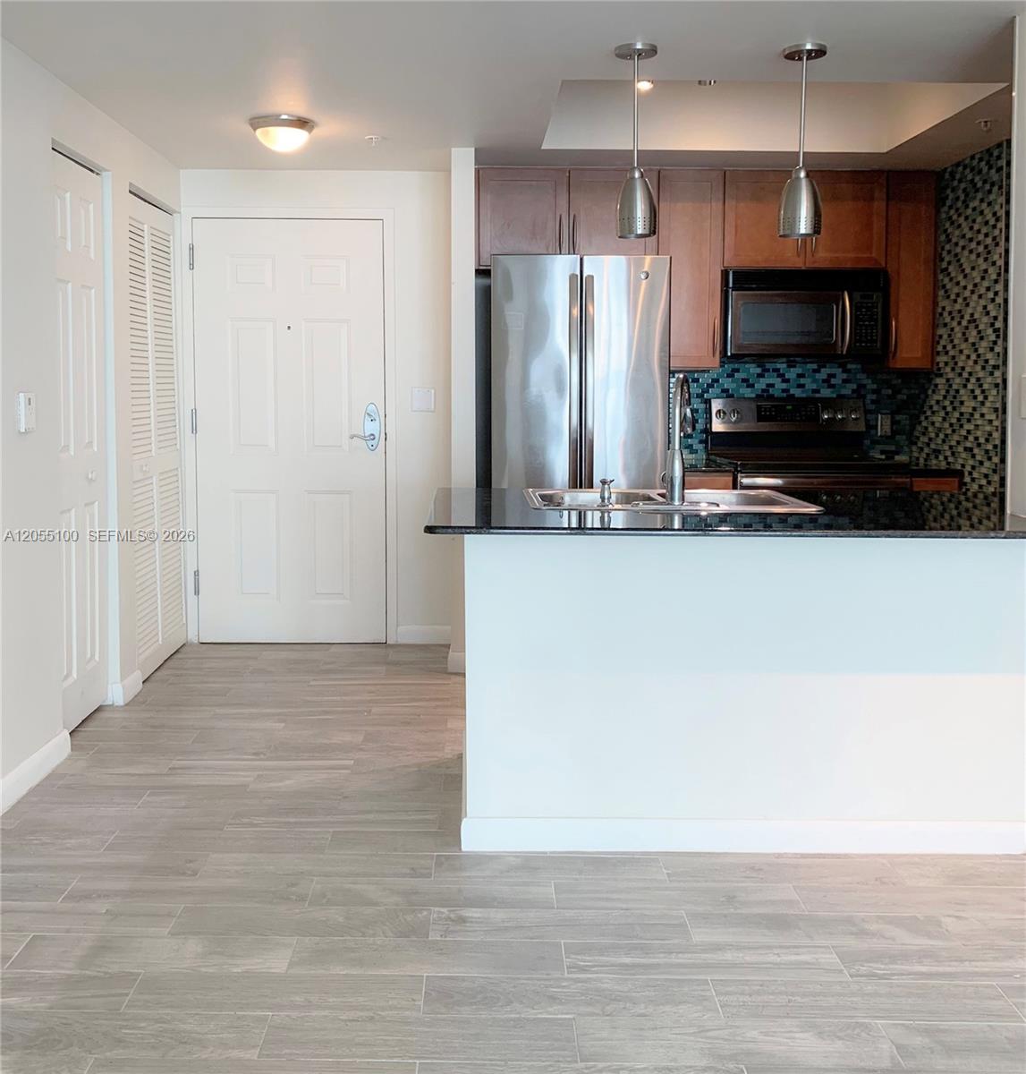 2000 N Bayshore Drive 1006 Property Photo 6