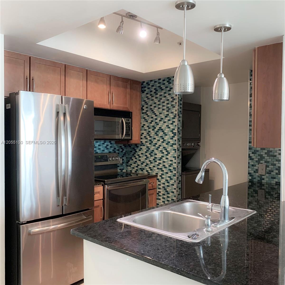 2000 N Bayshore Drive 1006 Property Photo 18