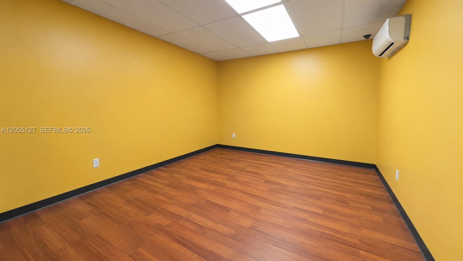 880 E 9th Street #2 Property Photo 8