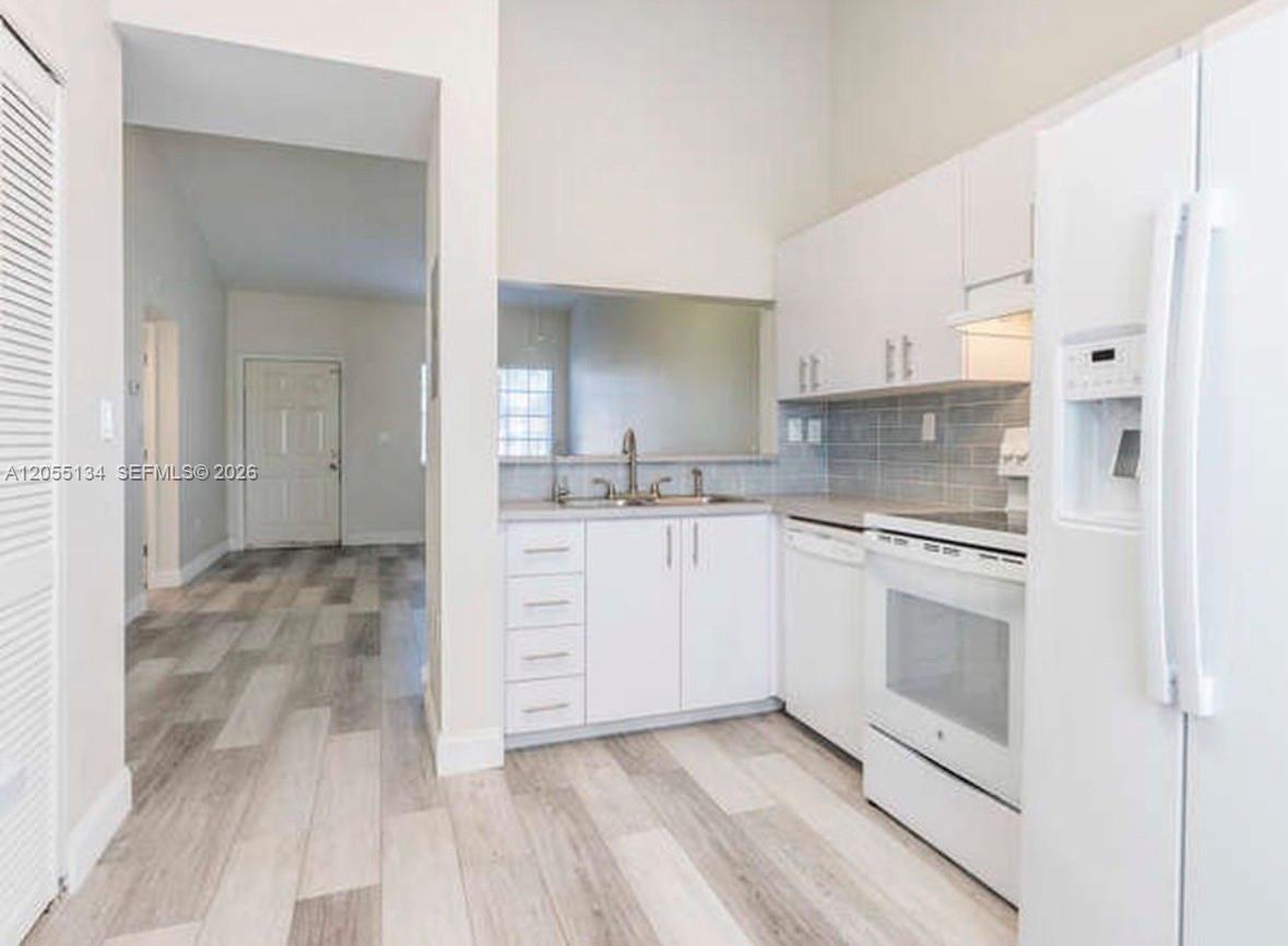 A12055134 Property Photo 6