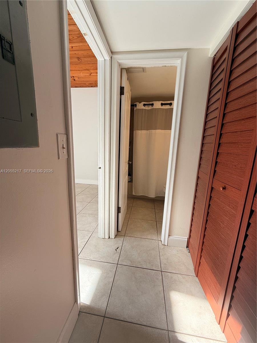A12055217 Property Photo 9