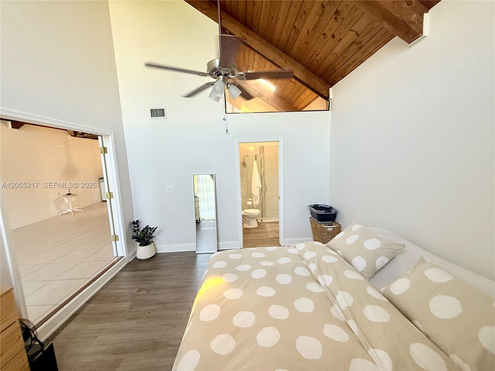 A12055217 Property Photo 16