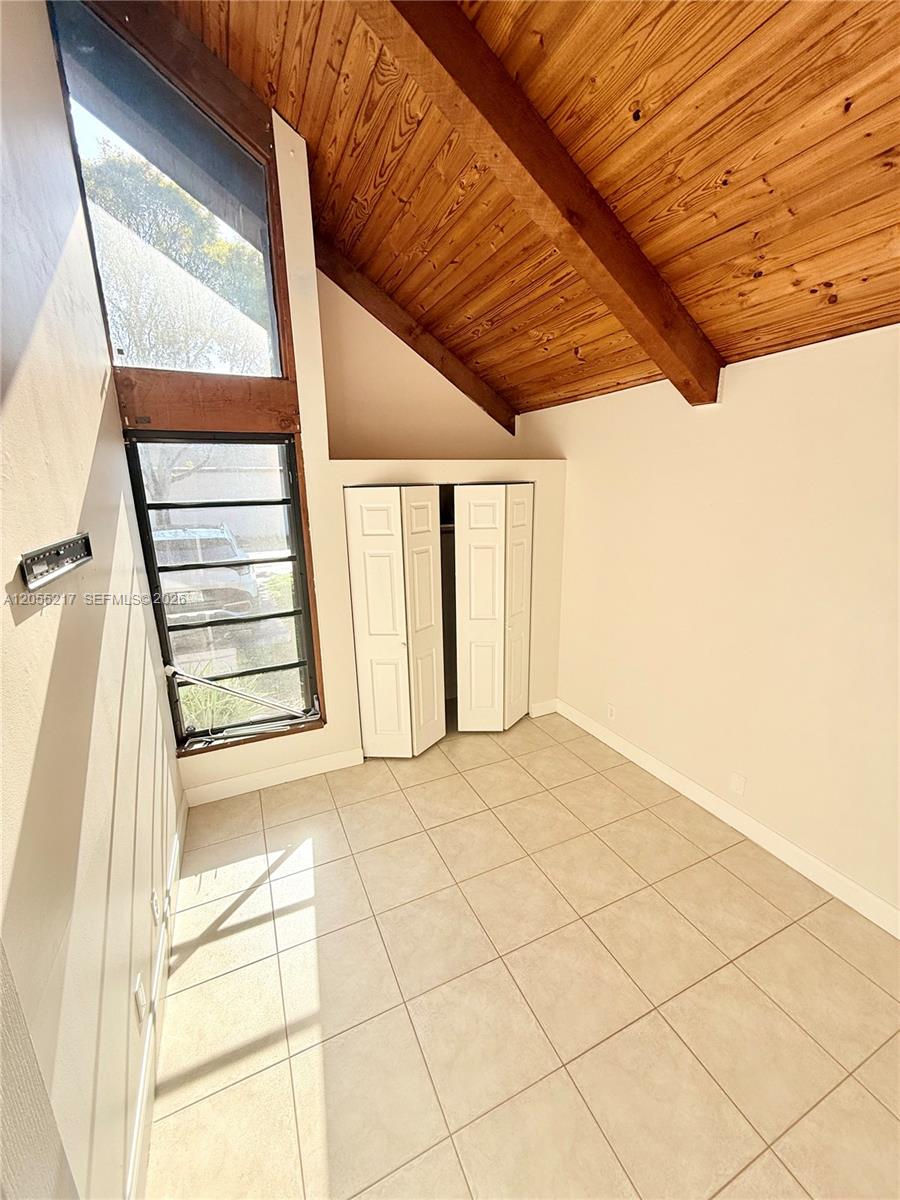 A12055217 Property Photo 17