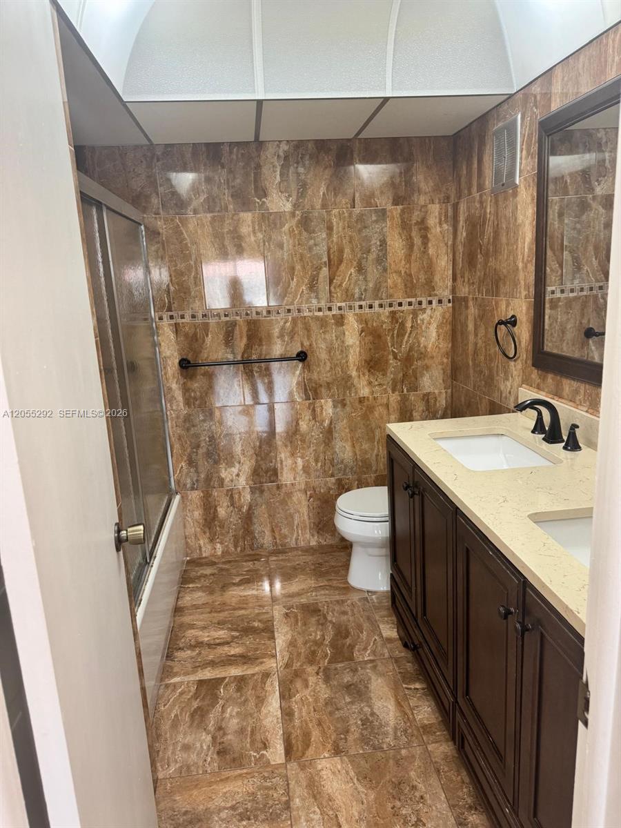 A12055292 Property Photo 13