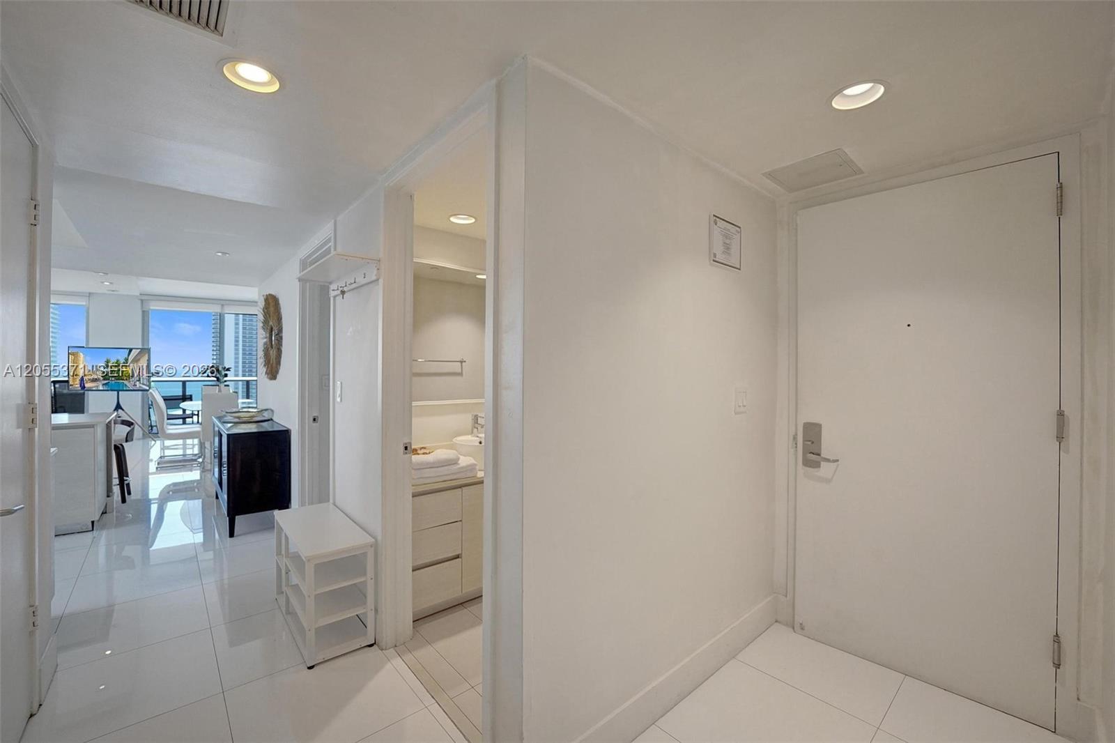 2600 E Hallandale Beach Boulevard T1902 Property Photo 38