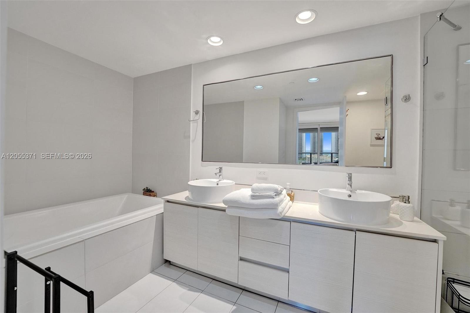 2600 E Hallandale Beach Boulevard T1902 Property Photo 55