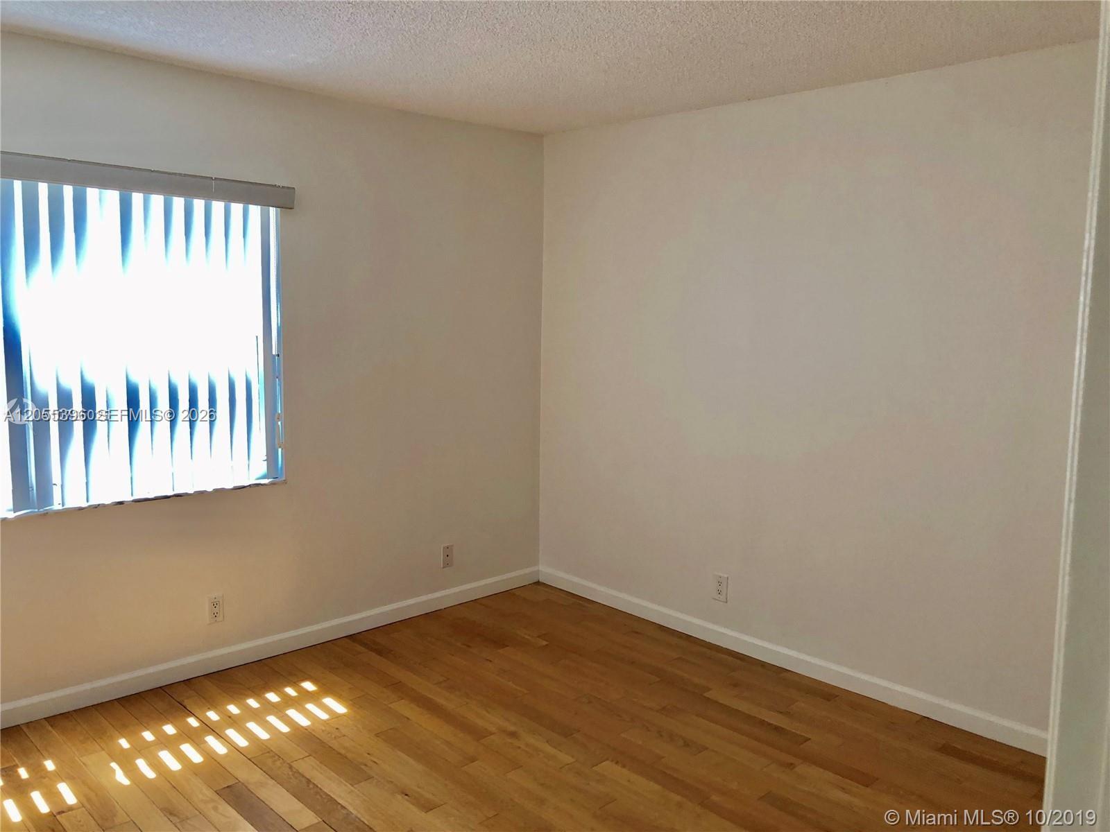 121 Golden Isles Drive 407 Property Photo 17