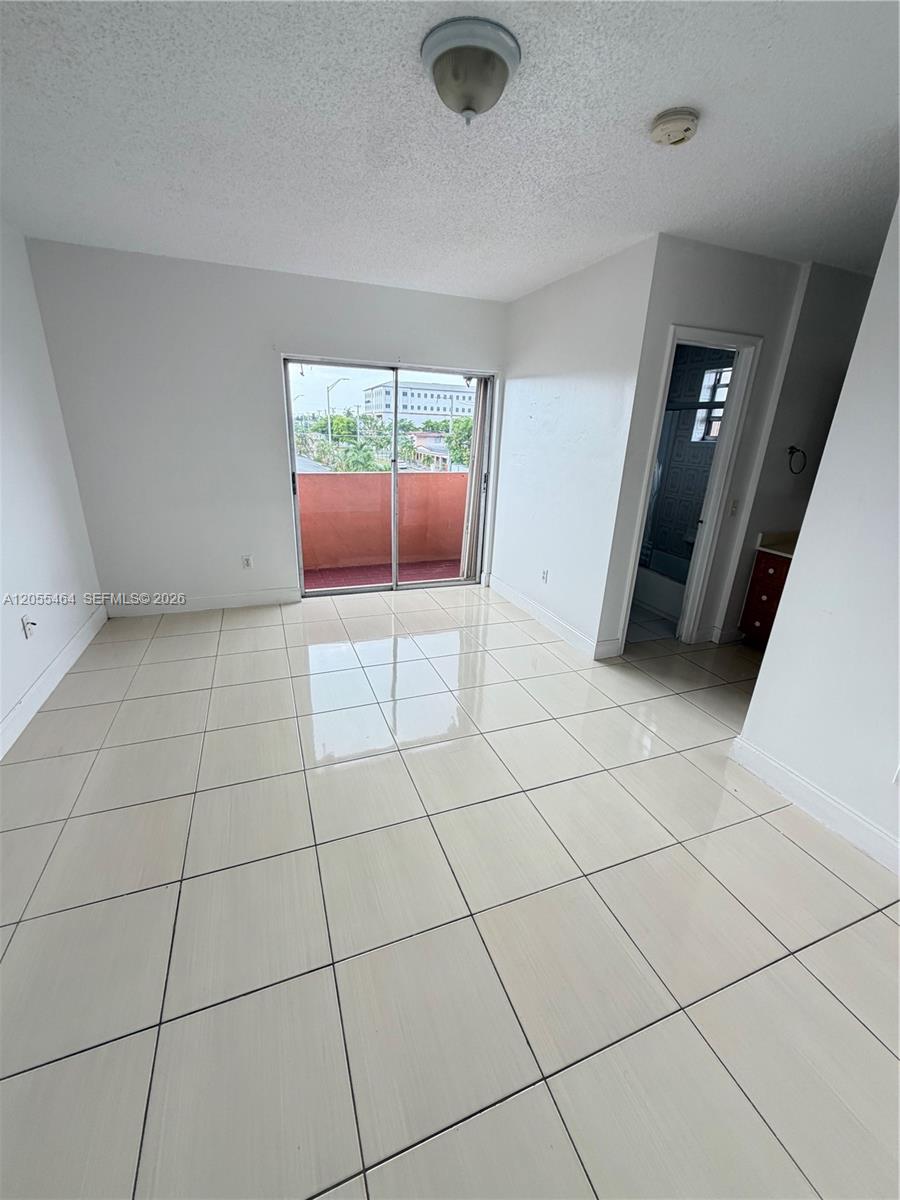 A12055464 Property Photo 4