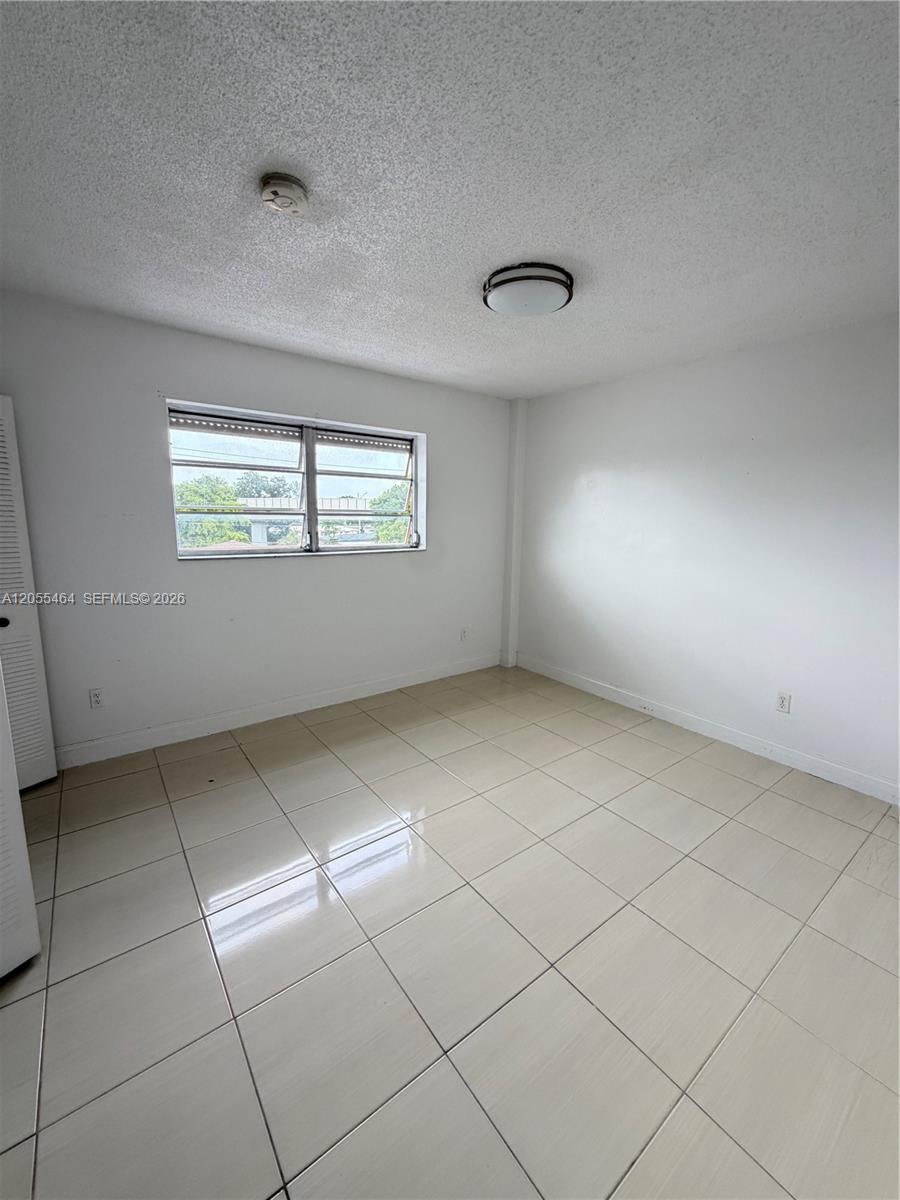 A12055464 Property Photo 8