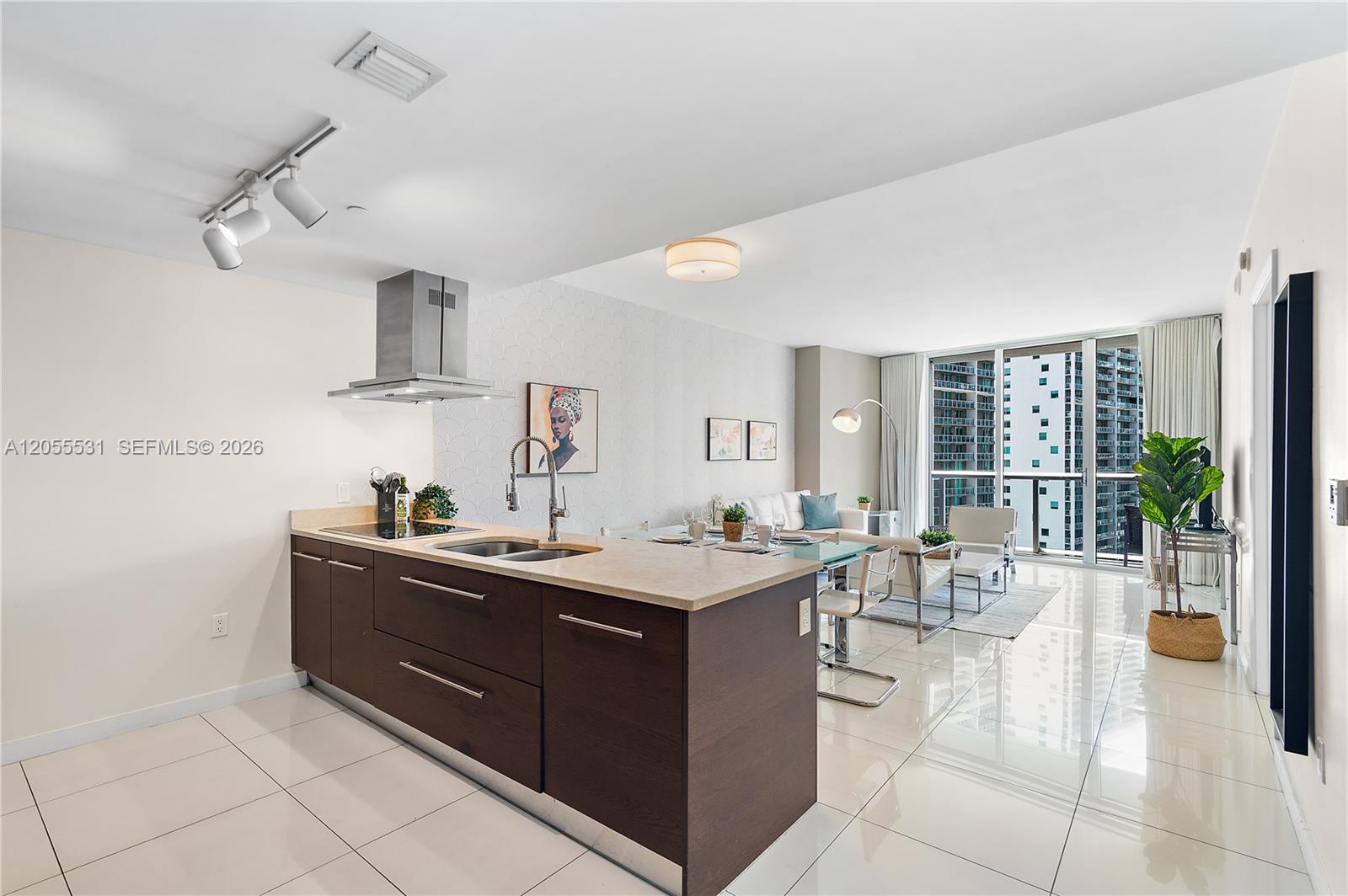 485 Brickell Avenue 2306 Property Photo 2