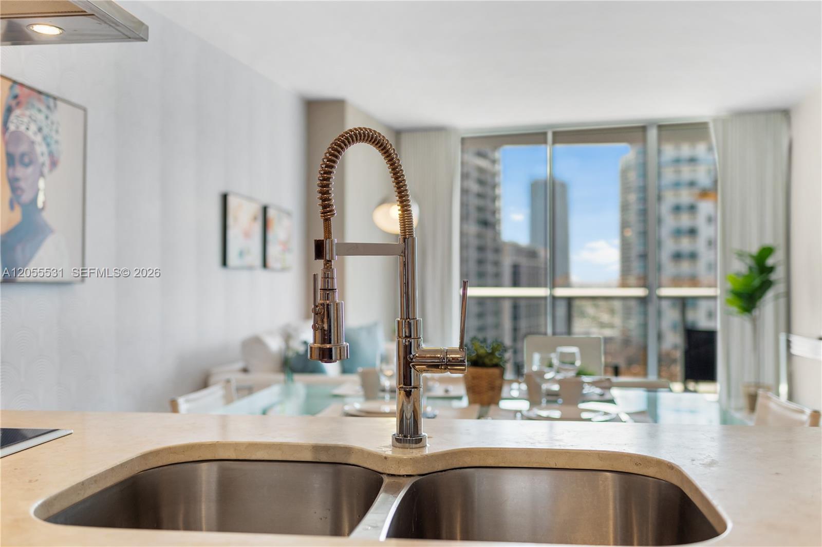 485 Brickell Avenue 2306 Property Photo 4