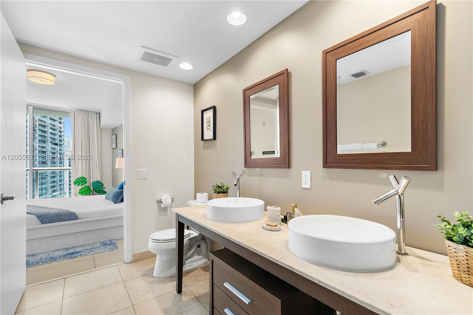 485 Brickell Avenue 2306 Property Photo 13