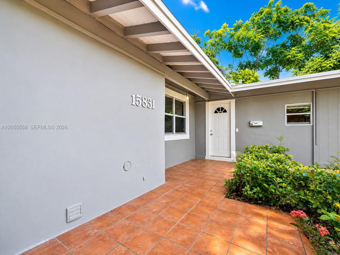 15831 Palmetto Club Drive Property Photo 1