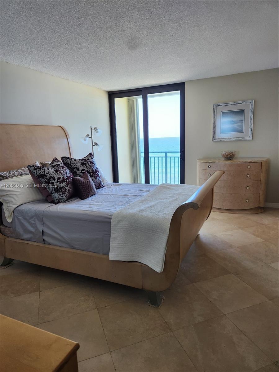 5460 N Ocean Drive 4b Property Photo 5