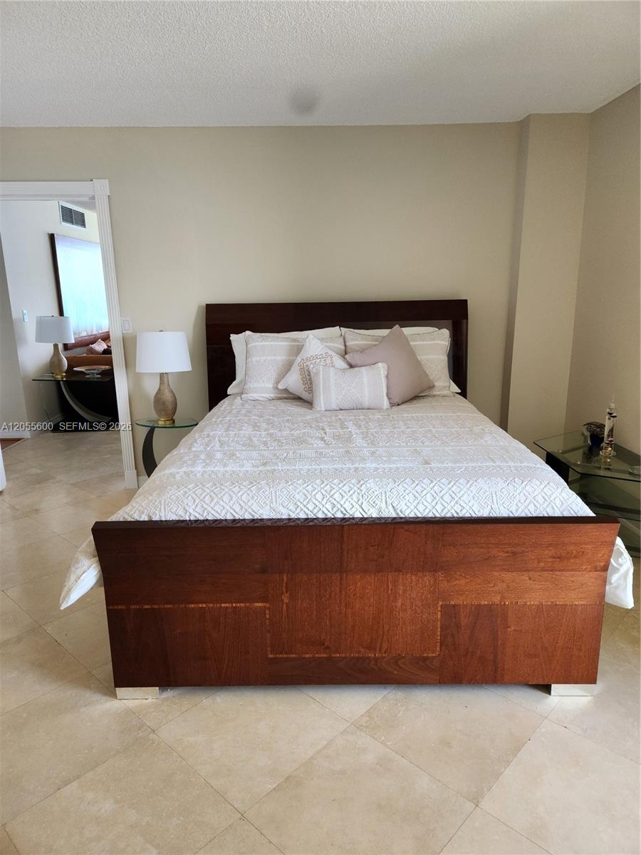 5460 N Ocean Drive 4b Property Photo 13