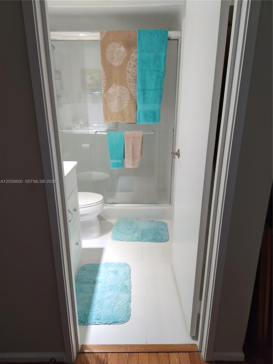 5460 N Ocean Drive 4b Property Photo 17
