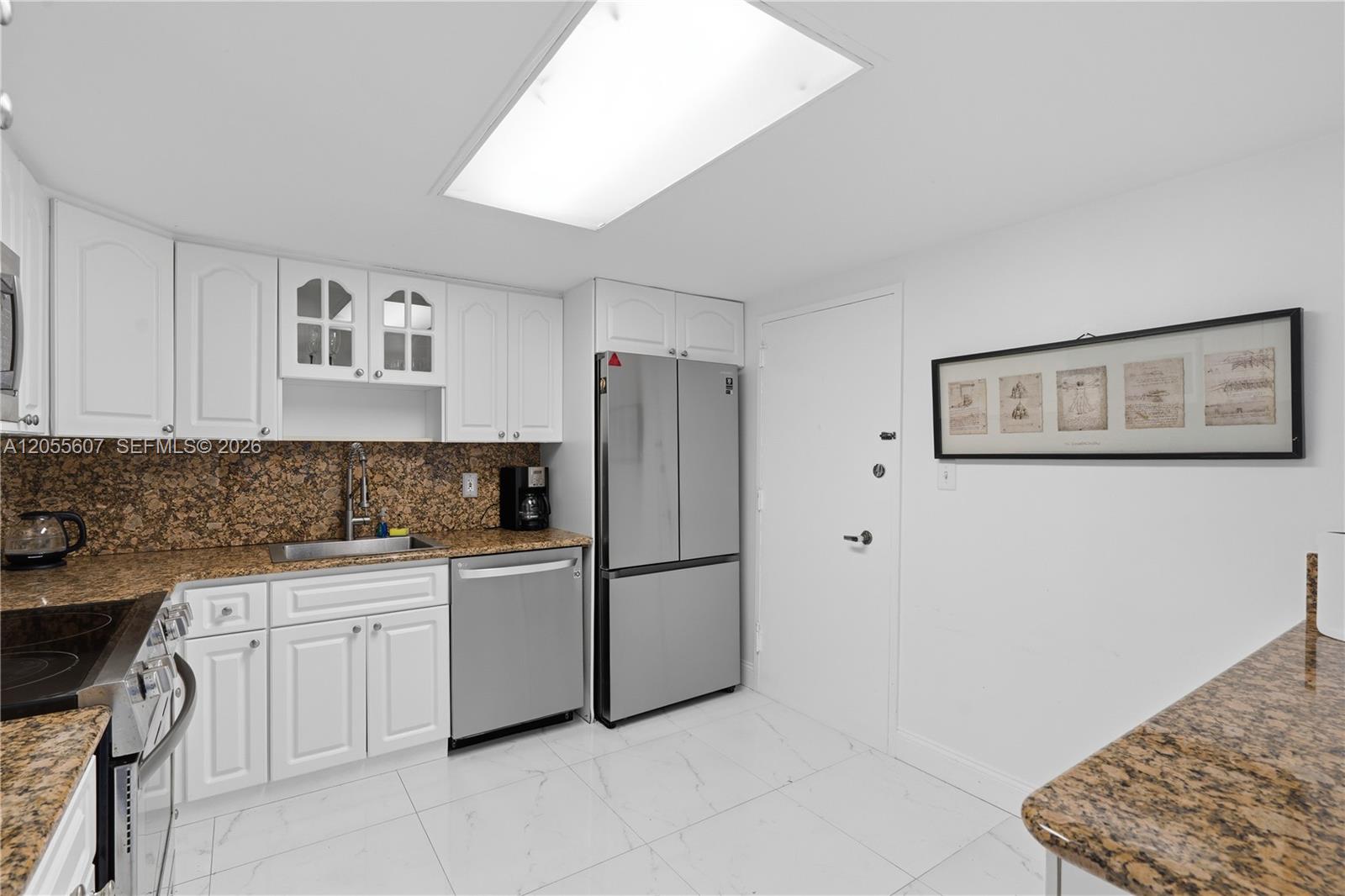 5151 Collins Avenue 1027 Property Photo 5