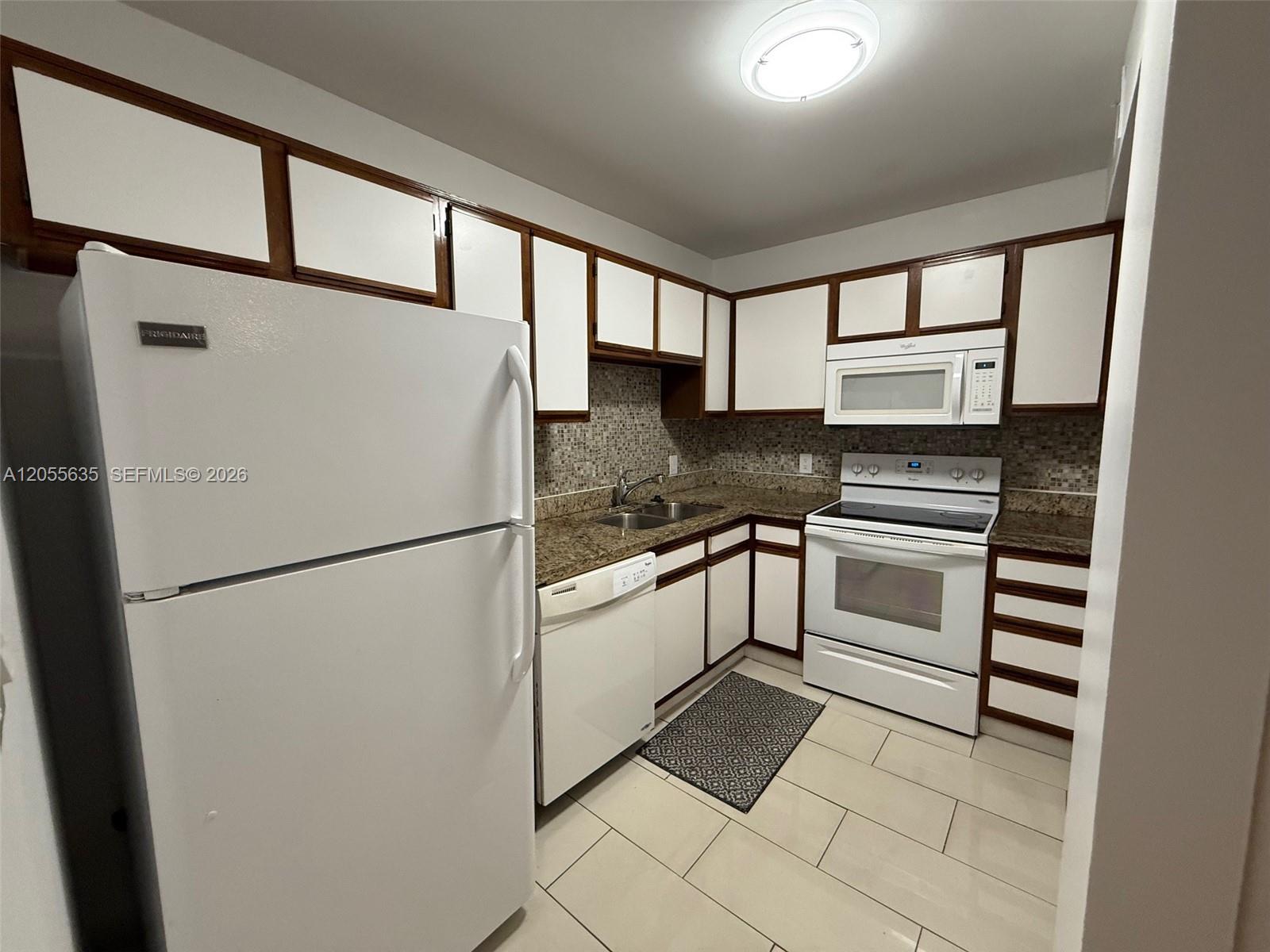 15290 Sw 106th Lane 323 Property Photo 8