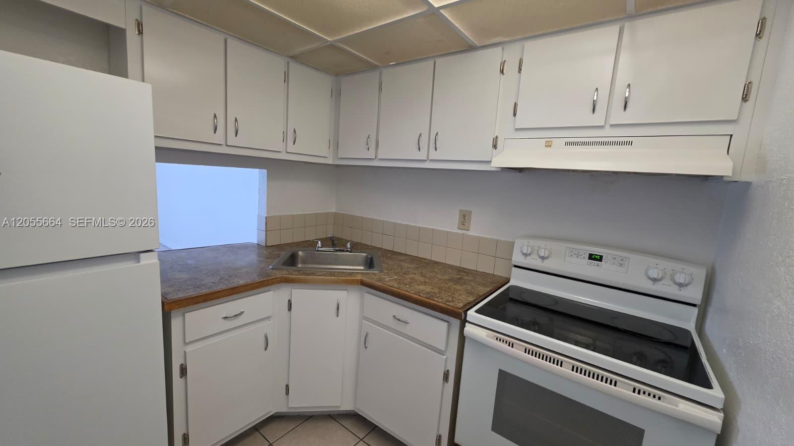 4550 NW 9th Street 308E Property Photo 1