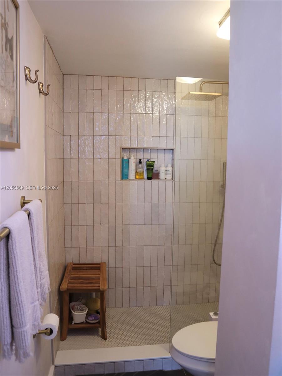 2350 Ne 135th Street 607 Property Photo 10