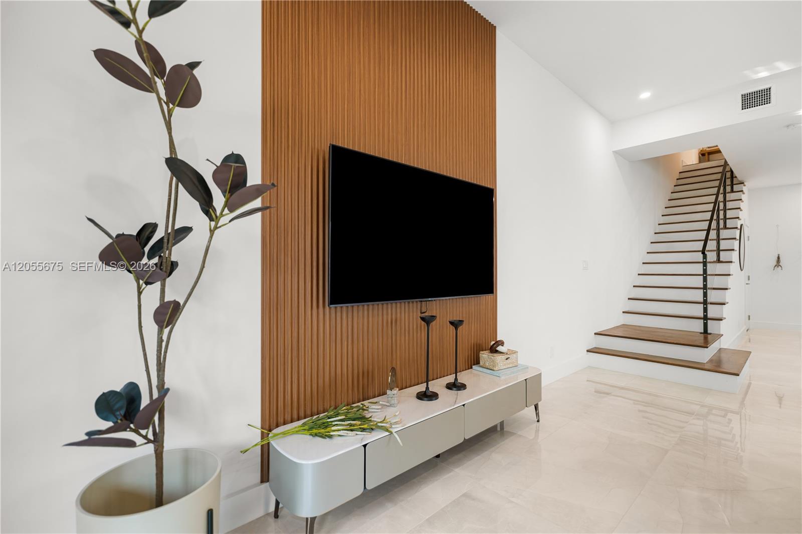 A12055675 Property Photo 25