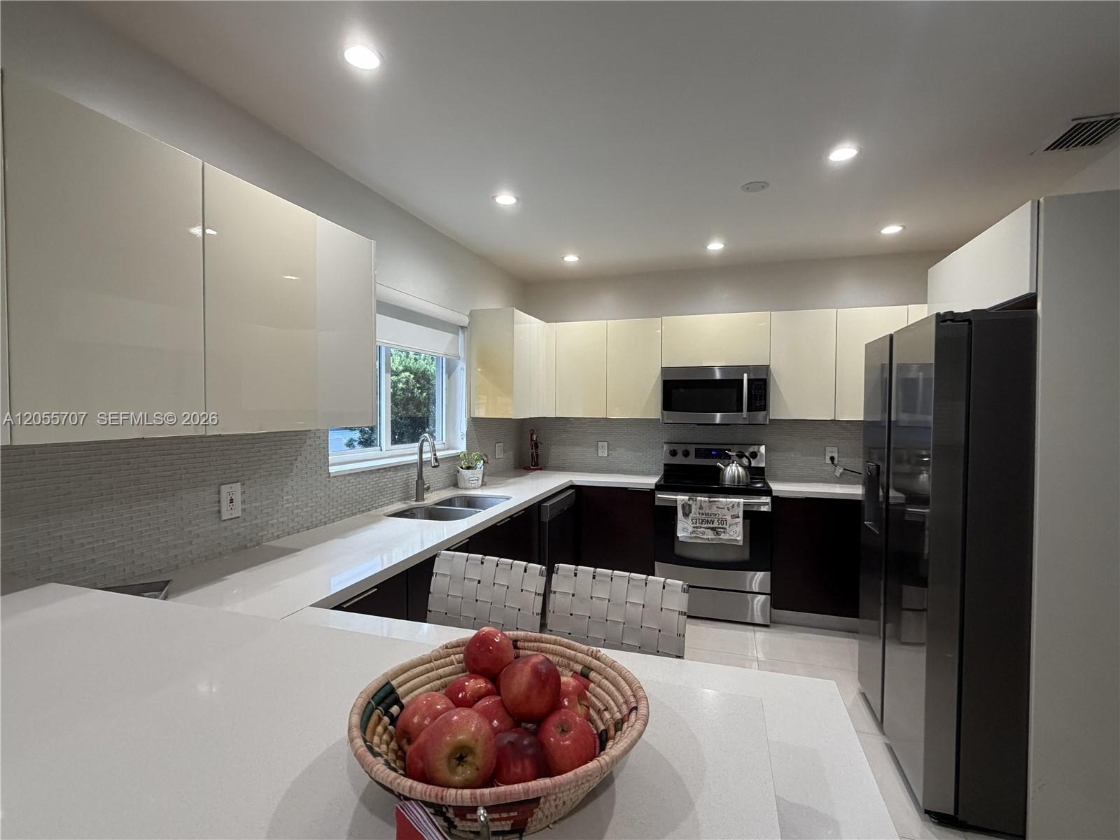 625 Bird Road Property Photo 14