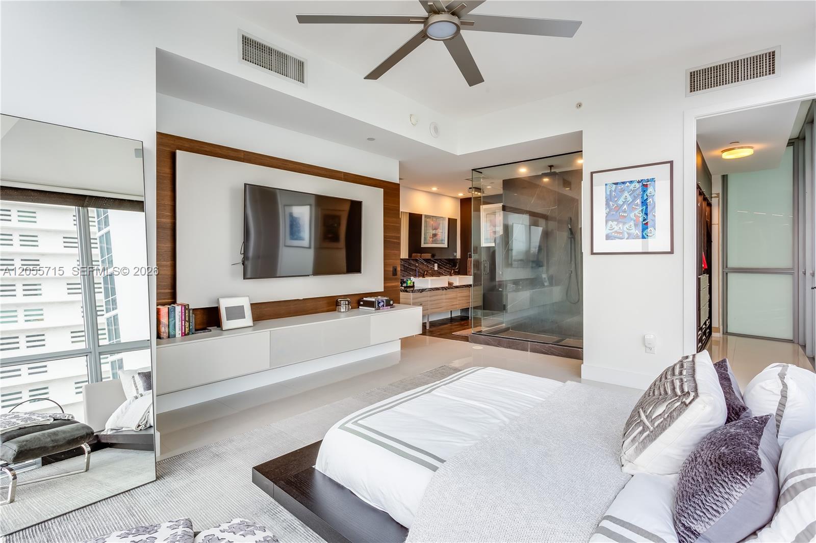 1100 Biscayne Boulevard 2708 Property Photo 10