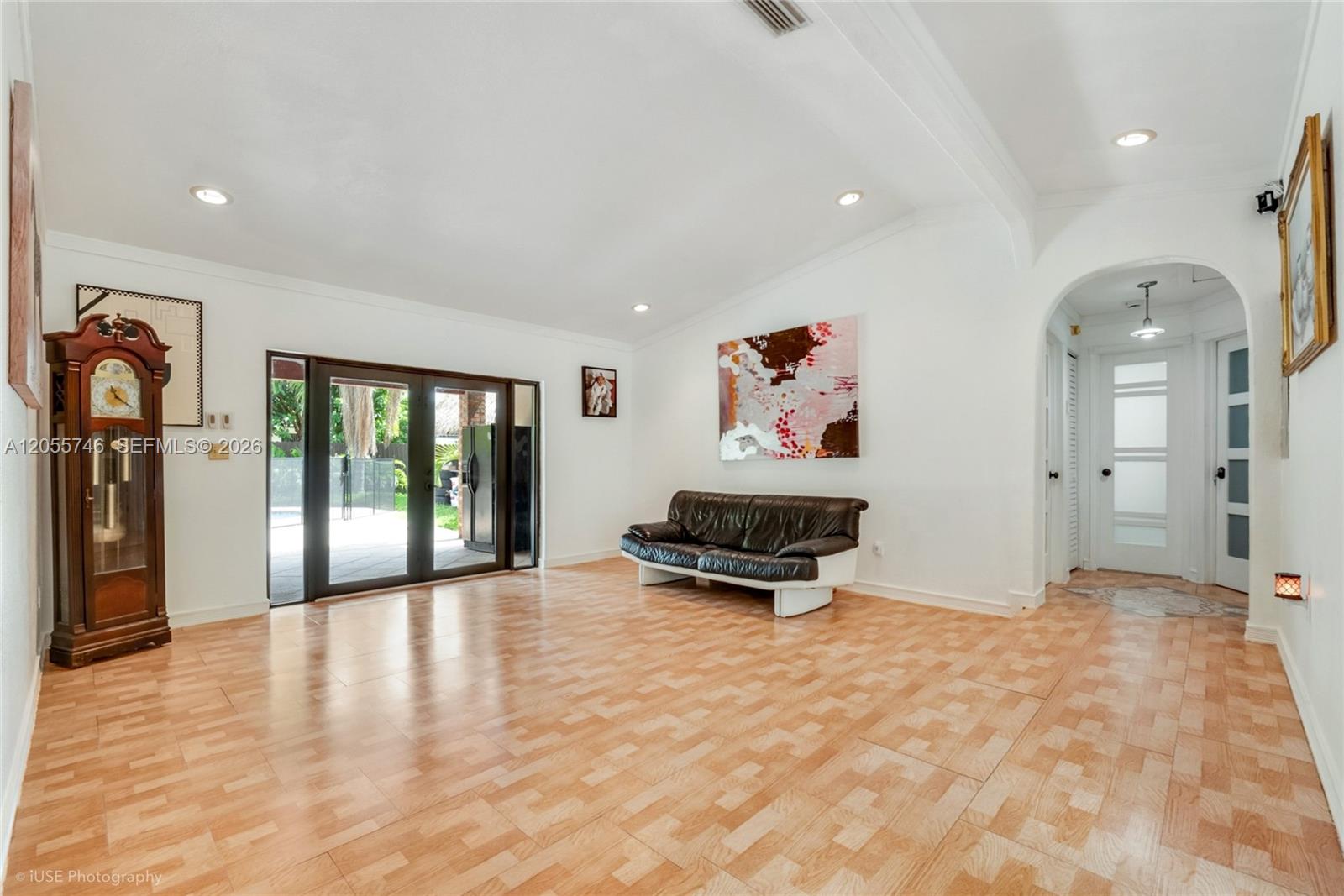 A12055746 Property Photo 4