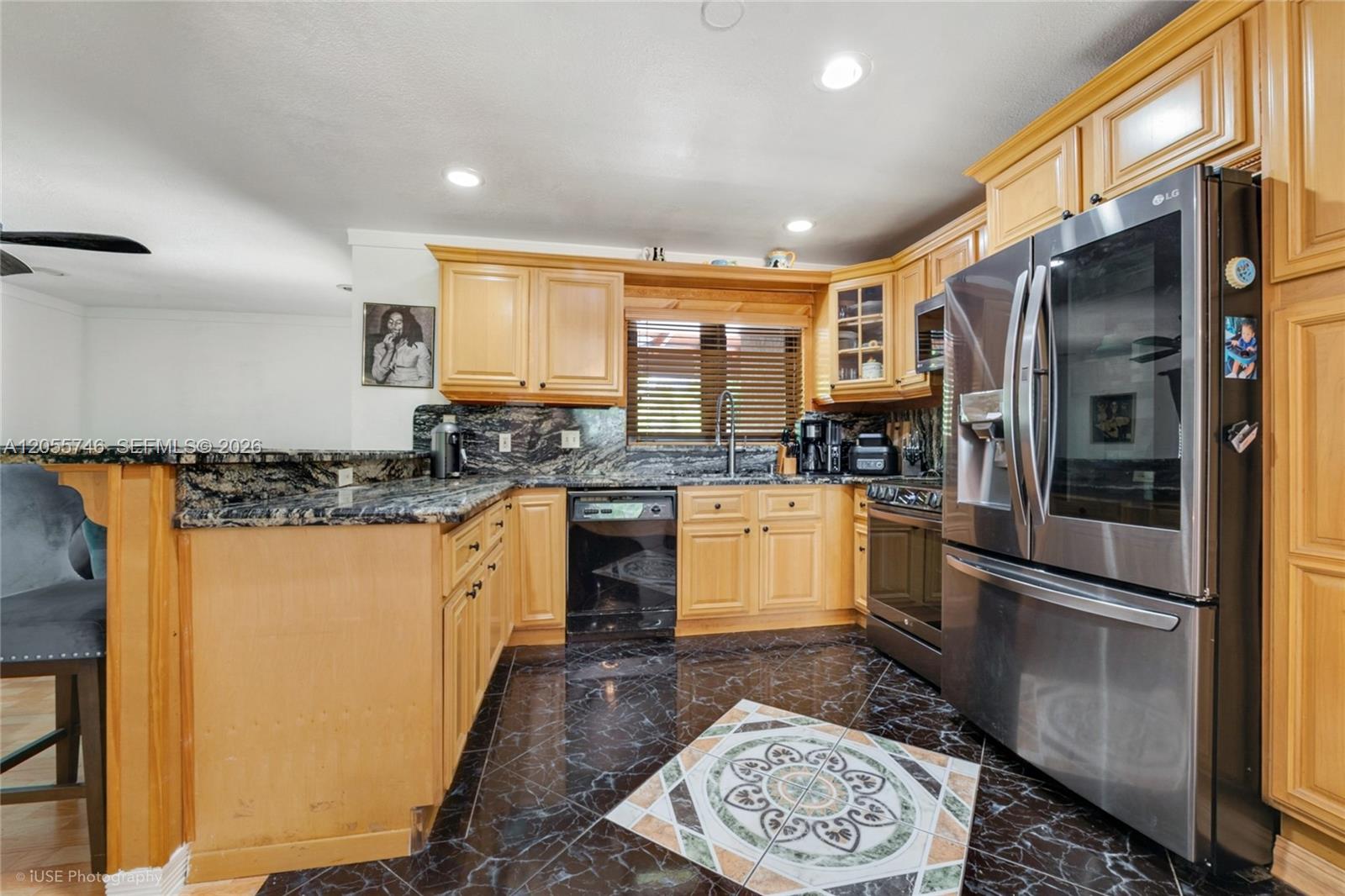 A12055746 Property Photo 6