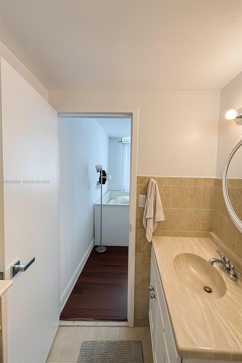 905 Brickell Bay Drive 1022 Property Photo 16