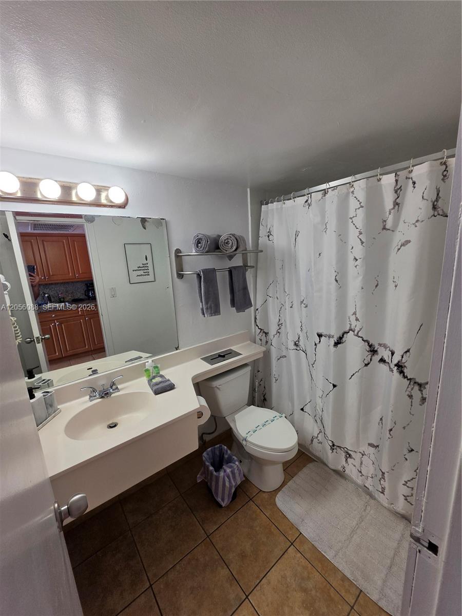 19201 Collins Avenue 433 Property Photo 3