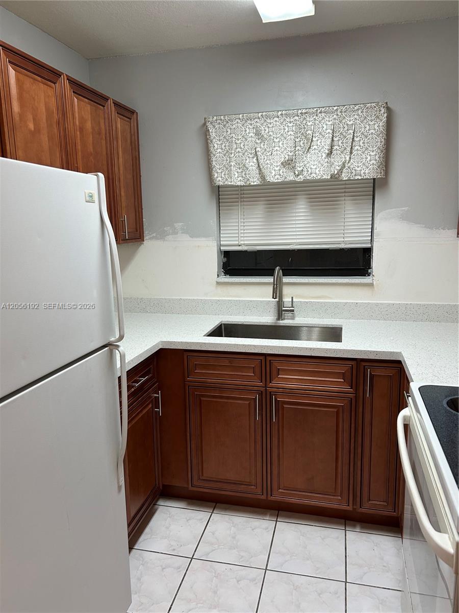 1925 Madison Street 14 Property Photo 5