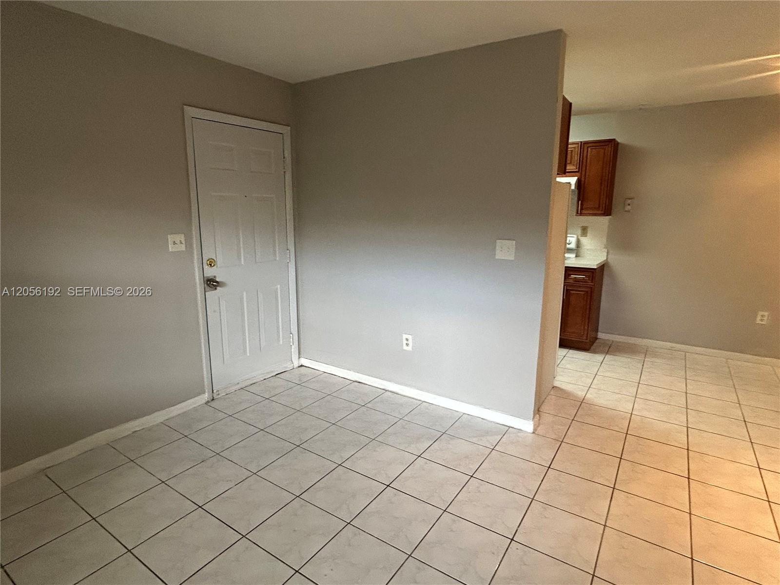 1925 Madison Street 14 Property Photo 7