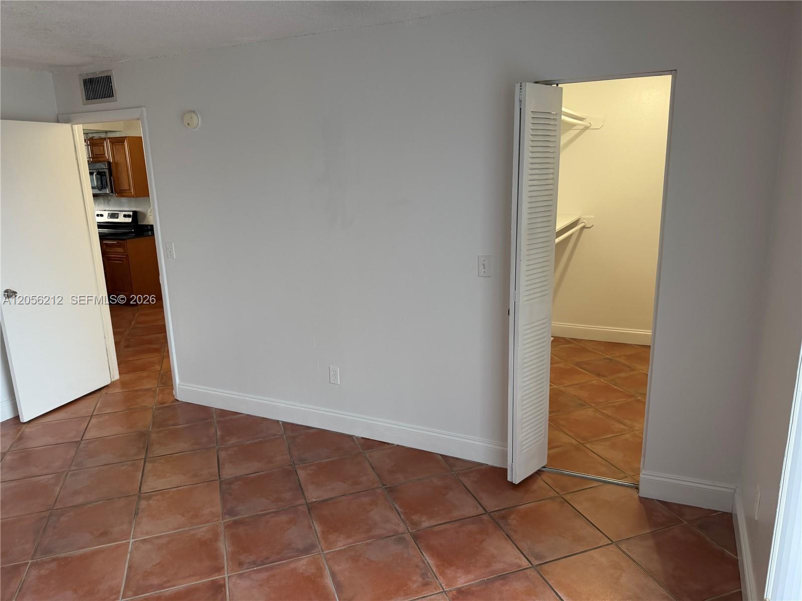 1801 S Treasure Drive 510 Property Photo 14