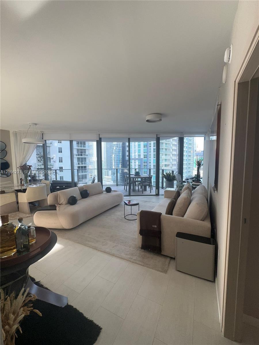 1000 Brickell Plaza 2301 Property Photo 8