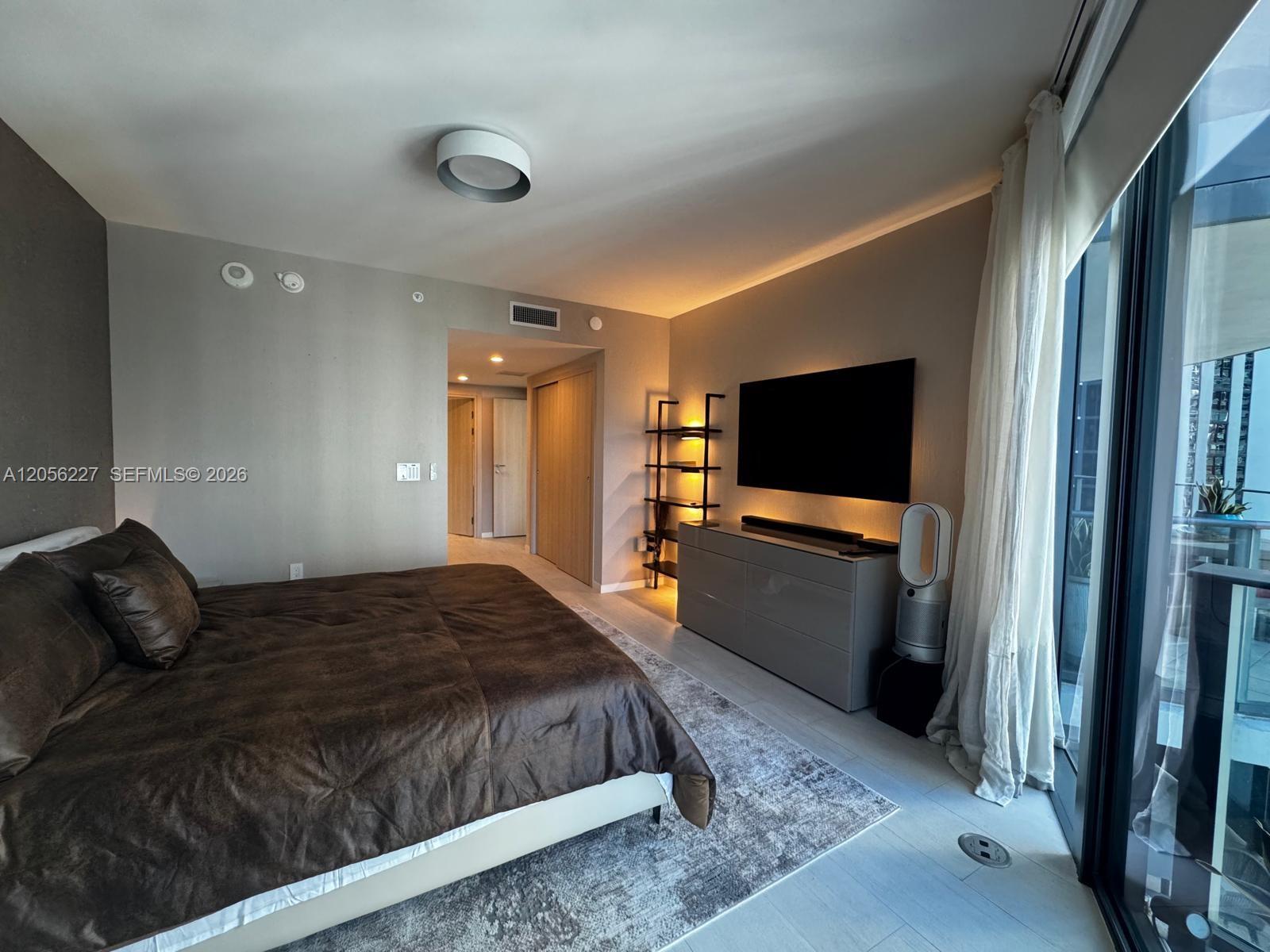 1000 Brickell Plaza 2301 Property Photo 10
