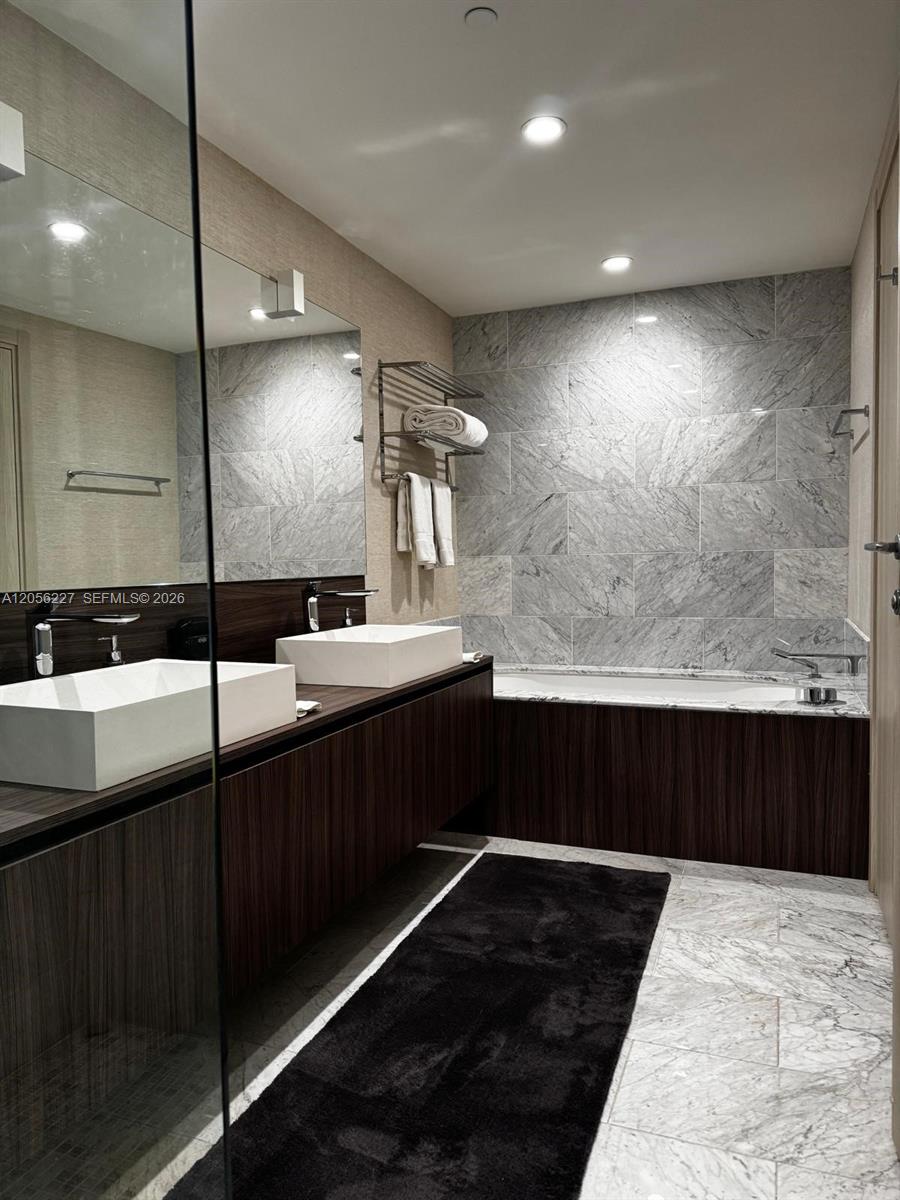 1000 Brickell Plaza 2301 Property Photo 15