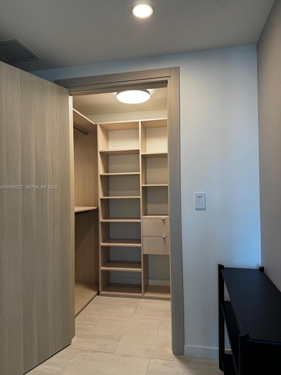 1000 Brickell Plaza 2301 Property Photo 16