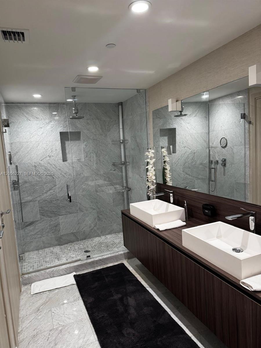 1000 Brickell Plaza 2301 Property Photo 24