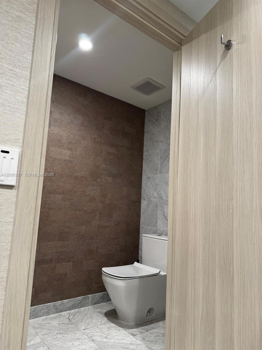 1000 Brickell Plaza 2301 Property Photo 25