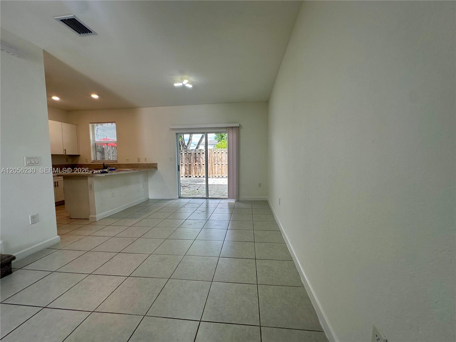 2737 Se 17th Street Property Photo 2