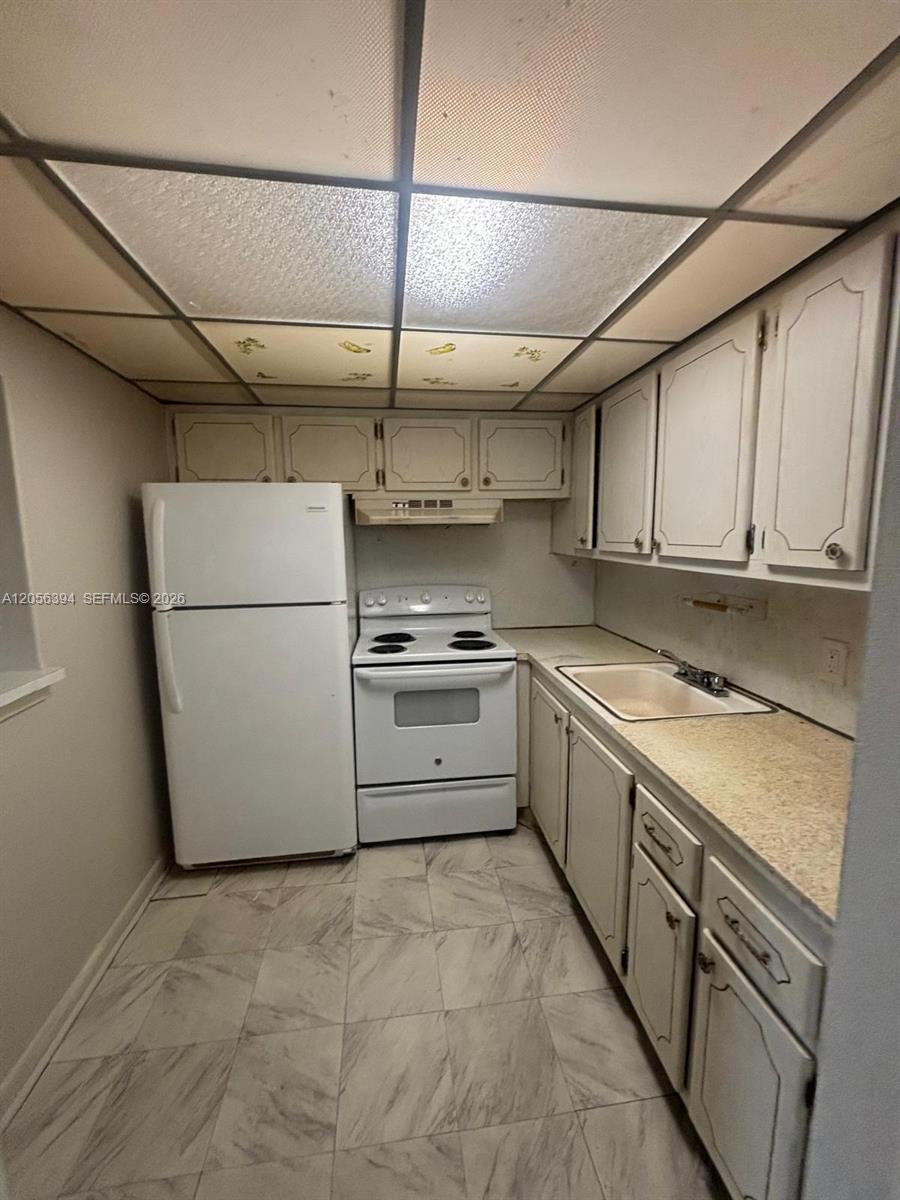 A12056394 Property Photo 2