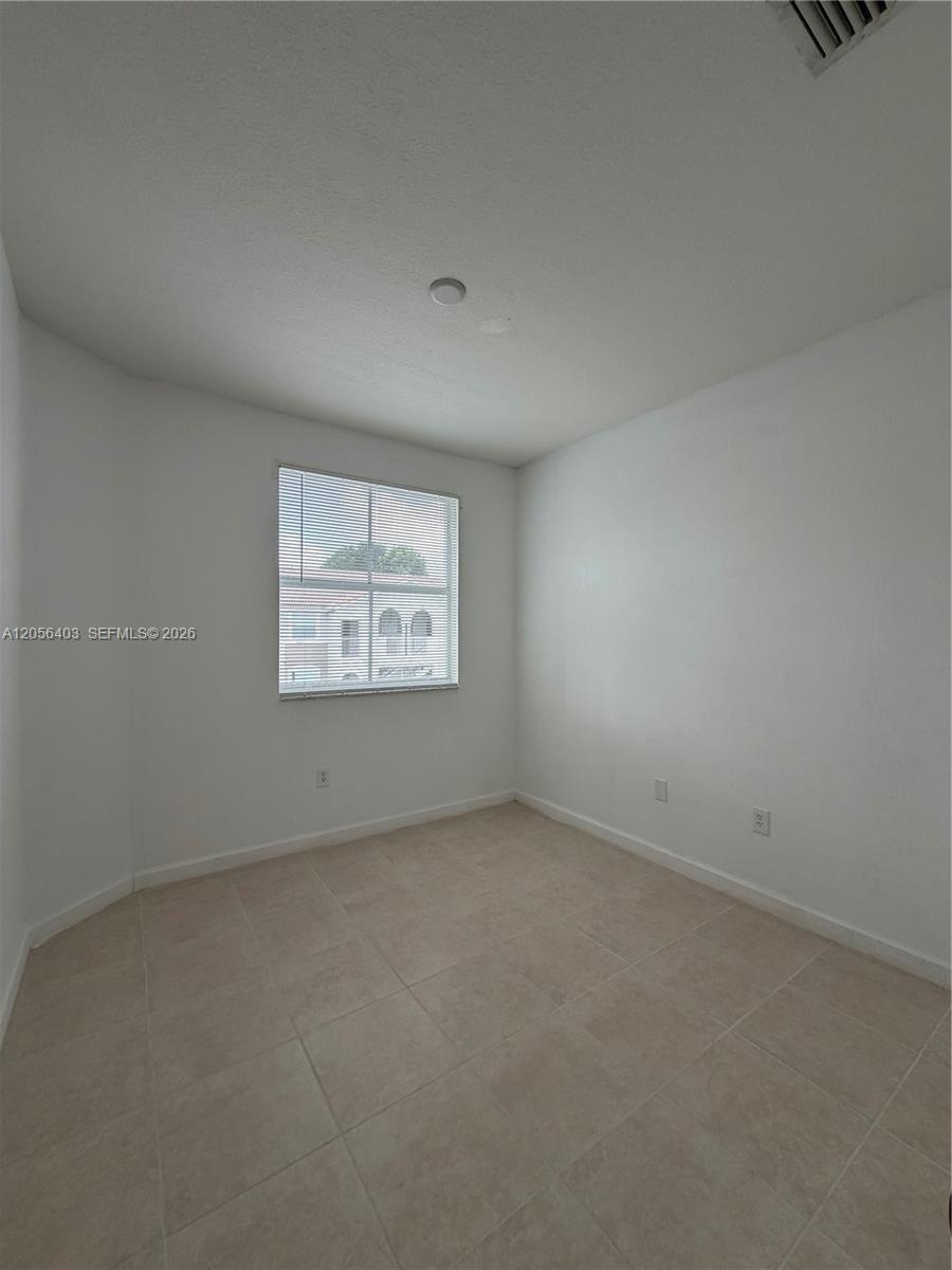 1661 Se 28th Street 204 Property Photo 12