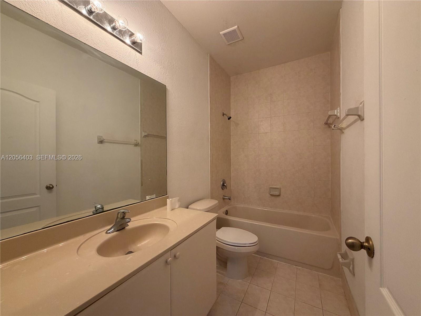 1661 Se 28th Street 204 Property Photo 22