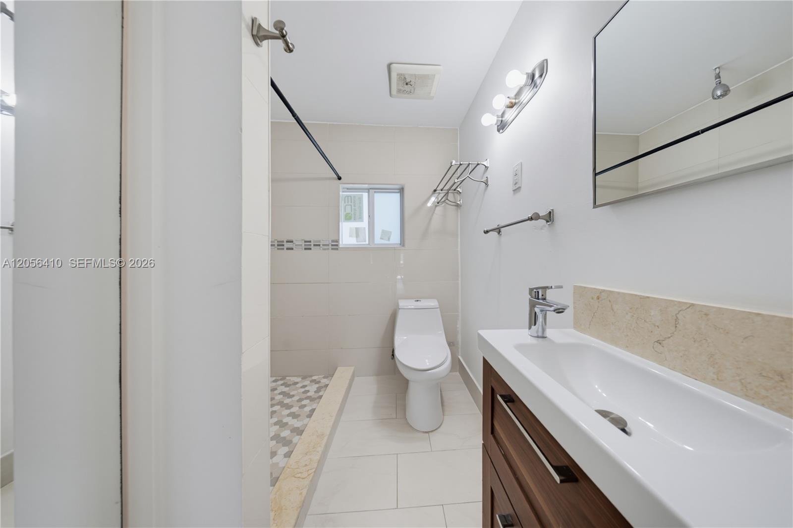 76 W 14 Street Property Photo 12