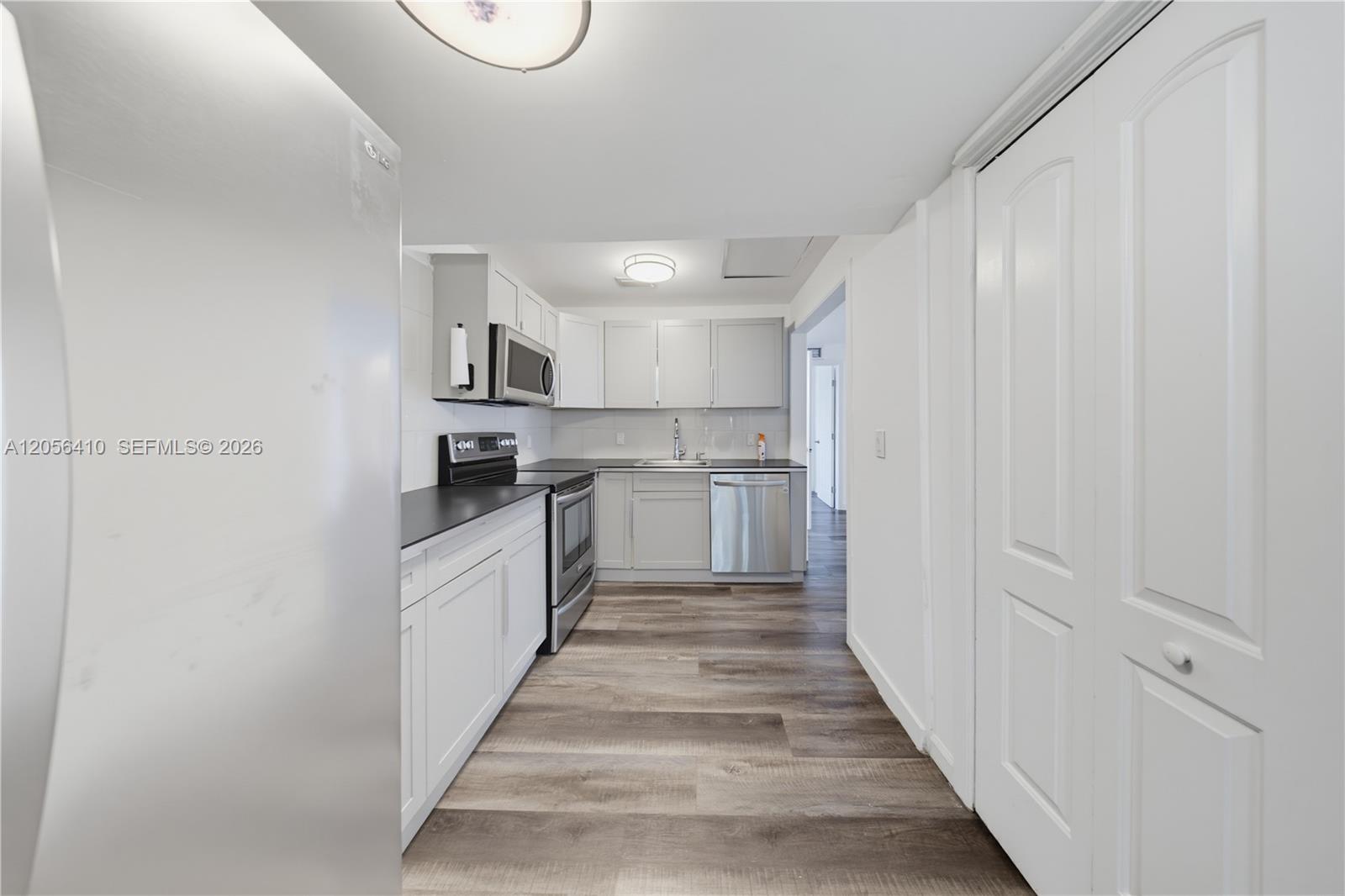 76 W 14 Street Property Photo 20