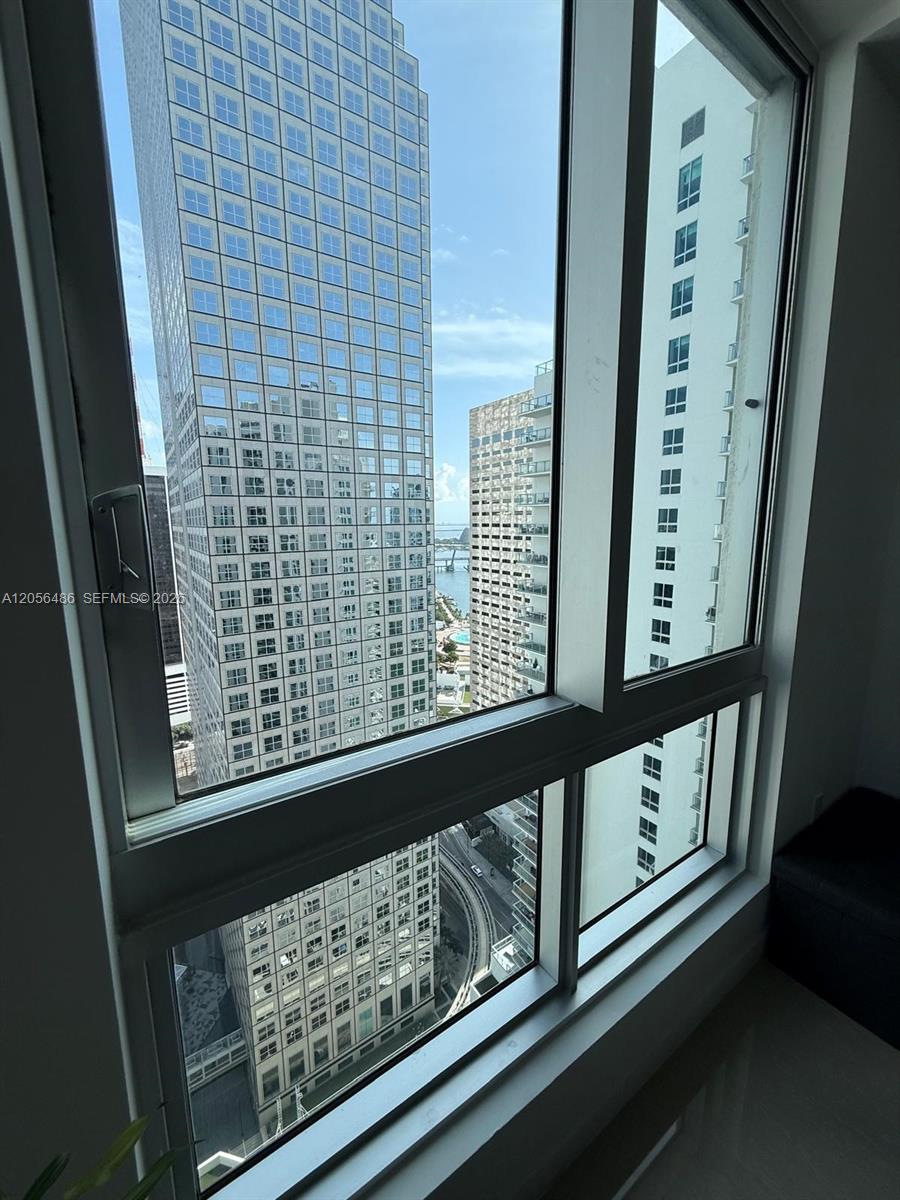 300 S Biscayne Boulevard T-3301 Property Photo 10