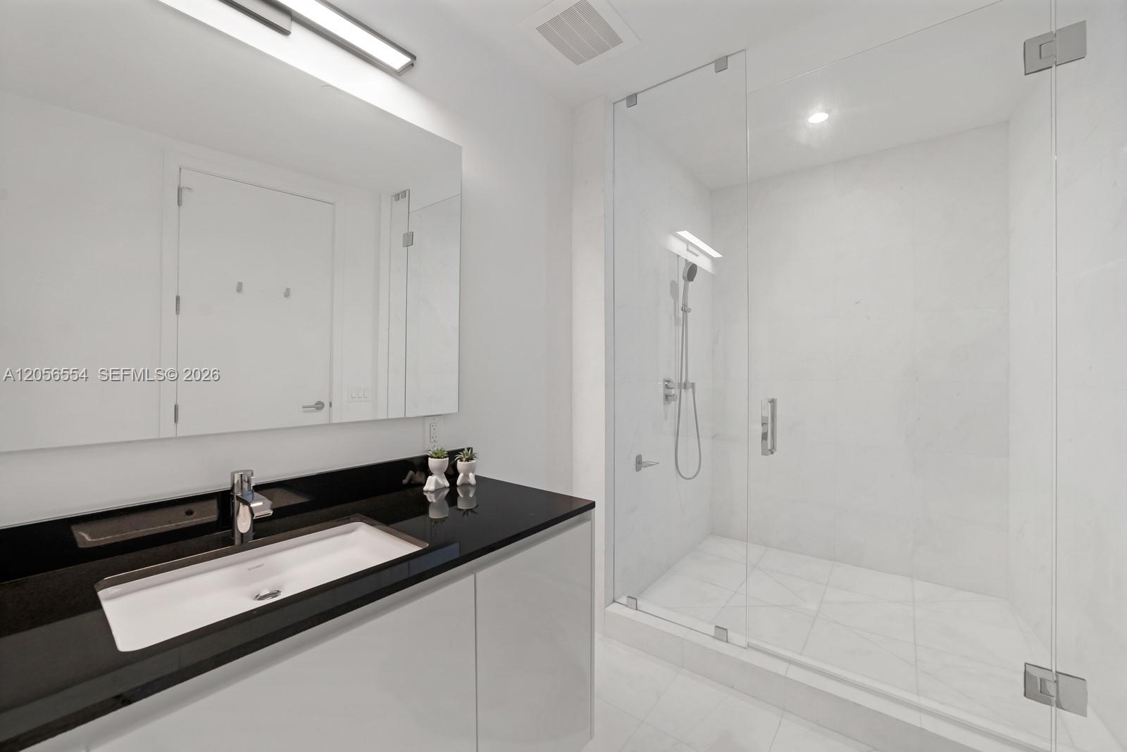 18555 Collins Avenue 5201 Property Photo 46