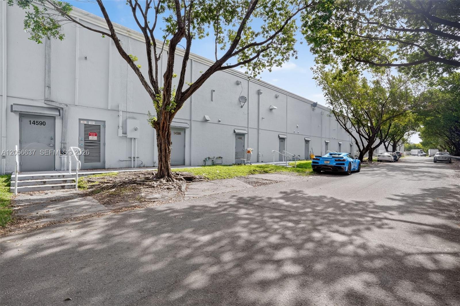 Smoke Shop Smoke Shop For Sale In Tamiami Property Photo 23